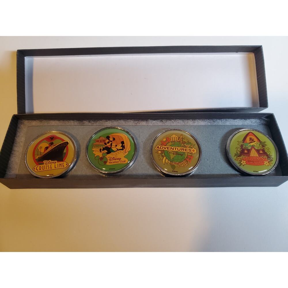 D23 Expo 2015 - Disney 4 Magnets Set